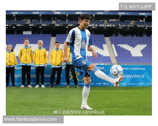 身披一号球衣的足球传奇人物们的辉煌历程与影响力解析